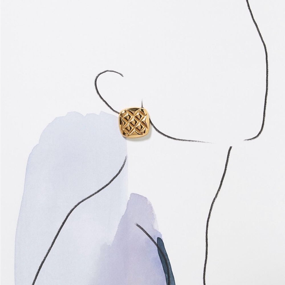 Cendré Olsen Square Earrings Gold Tone 1" square - Anthropologie - Chanel vibes!